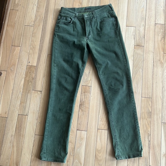 Beautiful mossy green, excellent condition, European sz40-30”waist,stretch denim - Picture 1 of 9